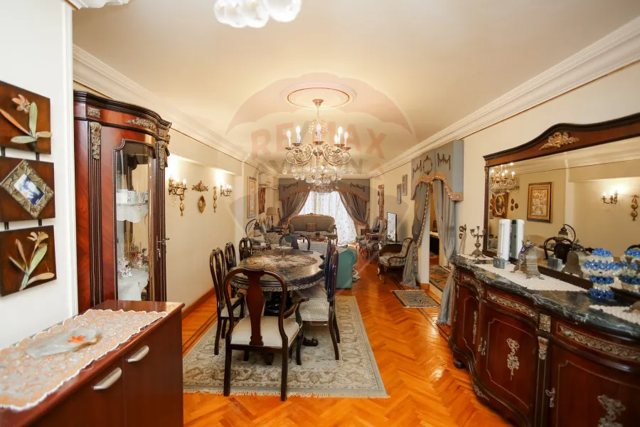 شقة للبيع 170 م كفر عبده (ش سكينة بنت الحسين - عمارة براند)