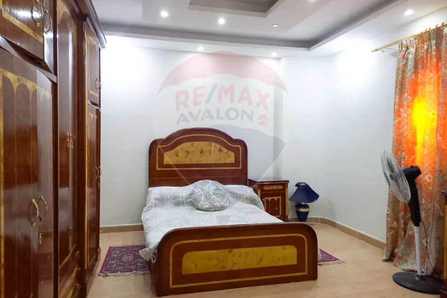 شقة للبيع 180 م سيدي بشر (شارع خالد بن الوليد)