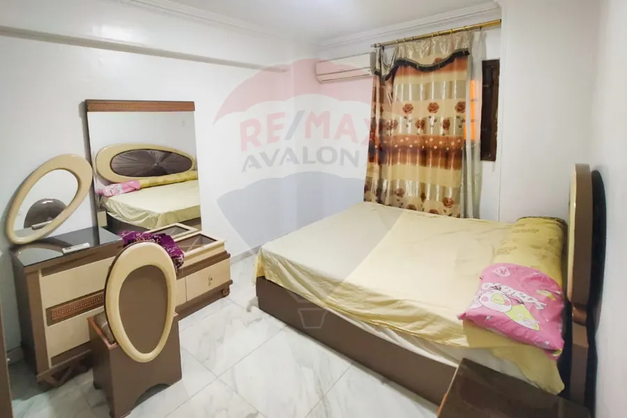 شقه للبيع 90 م صافي سيدي بشر(ش جمال عبد الناصر الرئيسي)