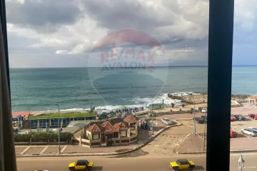 شقة للبيع 115 م كامب شيزار (على البحر مباشرة)