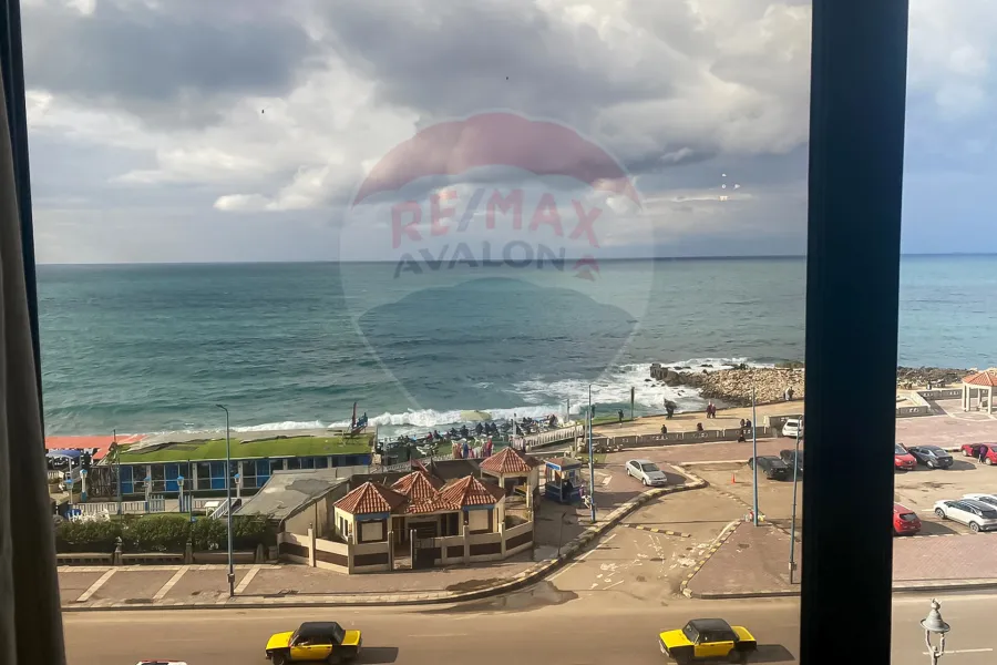 Apartment for sale 115 m Camp caesar (Directly on the sea)