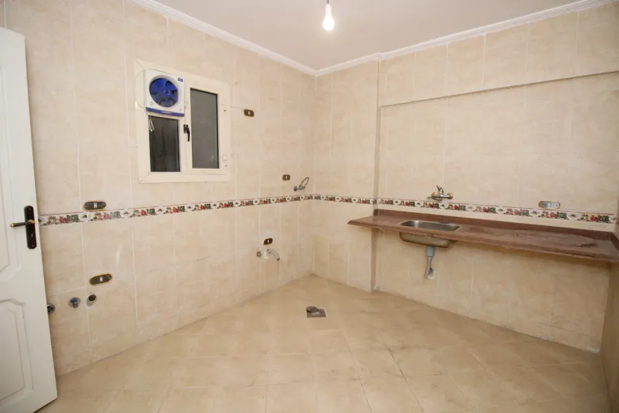 شقة للبيع 200م ستانلي (2 نمرة من البحر)