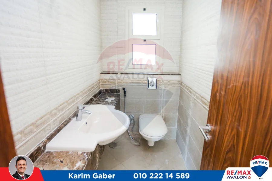 شقة للبيع 526م سموحة (كمبوند انطونيادس) -اول سكن