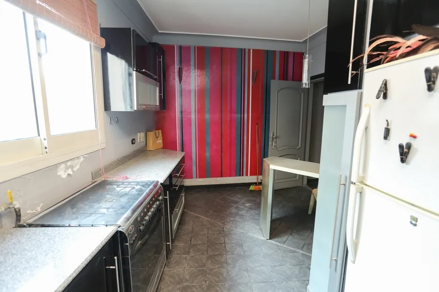 شقة للبيع 190م جليم (خطوات من شارع أبوقير)