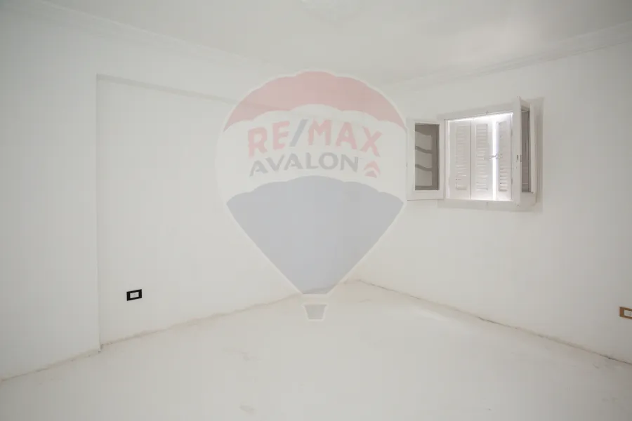 شقة للبيع 150 م رشدي (متفرع من ش عبدالحميد العبادى)