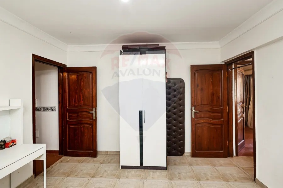 شقة للبيع 143 م سموحة (ش المقاولون العرب)