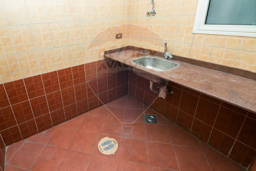 شقة ادارى للايجار 370 م سموحة (ش فوزى معاذ)