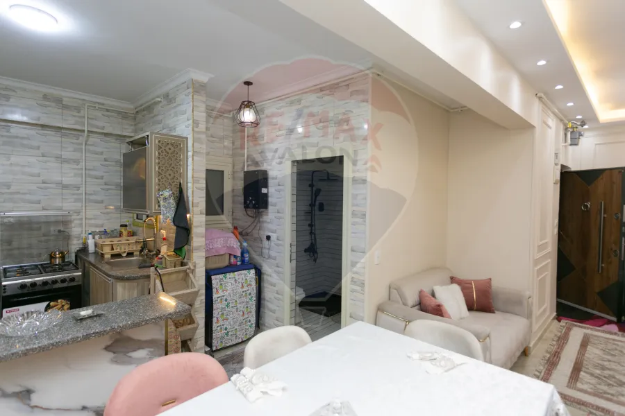 شقه للبيع 100 م ميامي ( ش صلاح الدين شعبان )