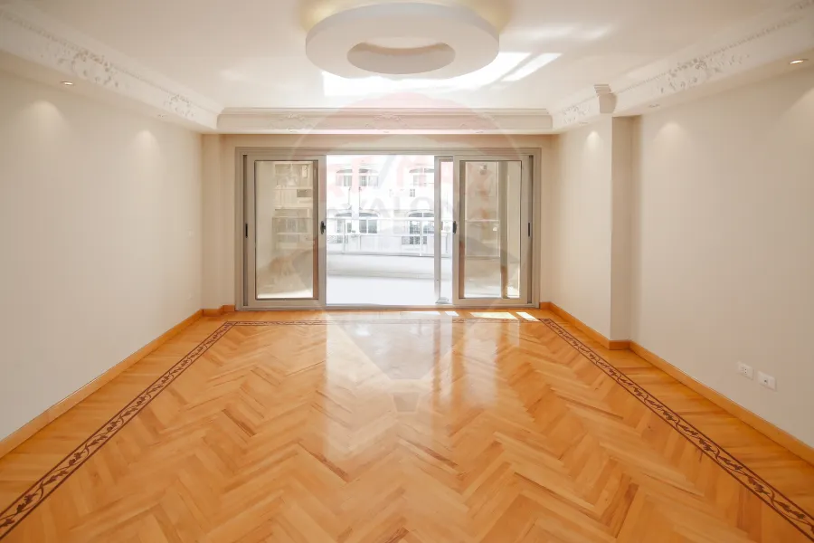 Apartment for sale 220m smouha (bahaa aldin alghatory st - brand building)