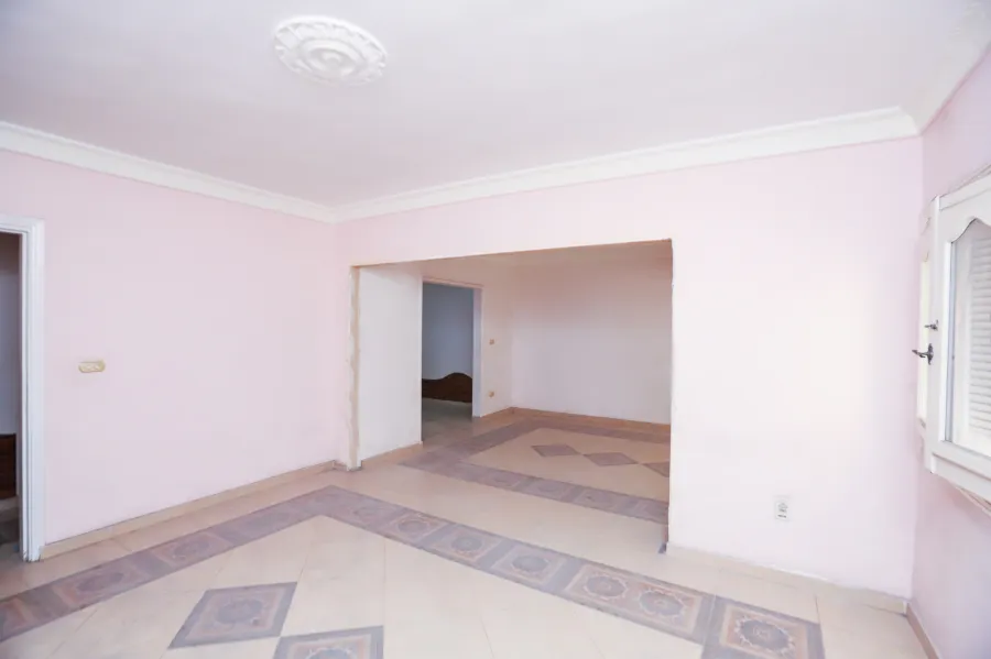 شقة للبيع 146م سموحة ( خطوات من جامع حاتم و مول زهران )