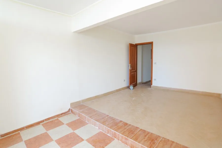 Apartment For Sale 200m Sporting (Luxour St.)