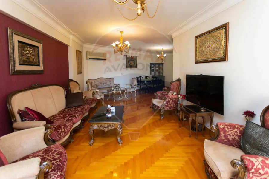 شقة للبيع 204 م سموحة (ش فوزي معاذ)