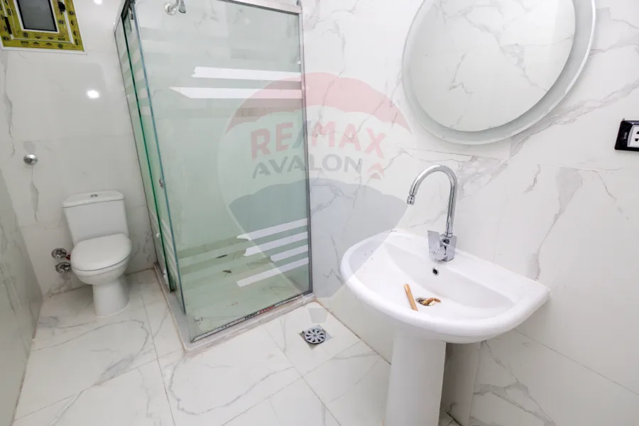 شاليه أرضي + حديقة للبيع الساحل (بالم بيتش)