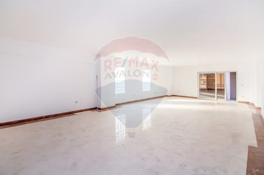 شقة للايجار 289 م سموحة ( شارع فوزي معاذ )