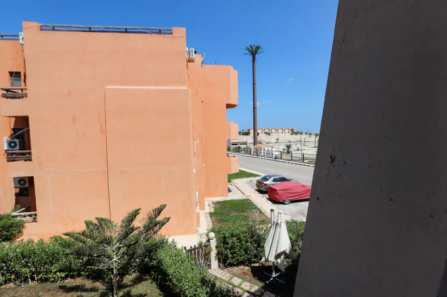 شالية مفروش مسجل شهر عقاري للبيع 147م بالساحل الشمالي  (قرية نيس 4 -ك 72 )