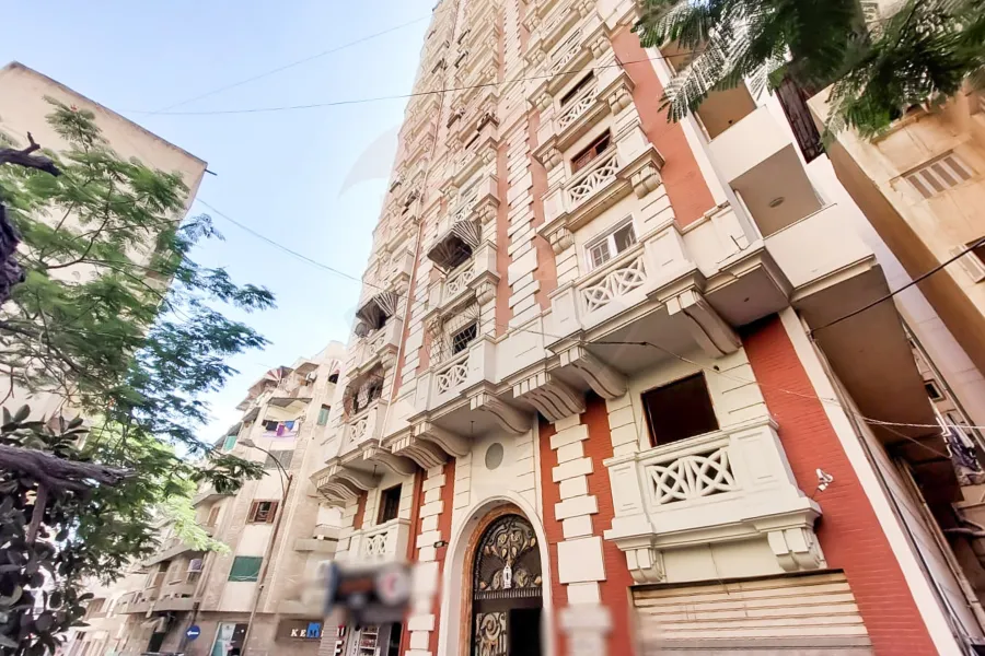 شقة للبيع 175 م كفر عبده (ش سكينه بنت الحسين)