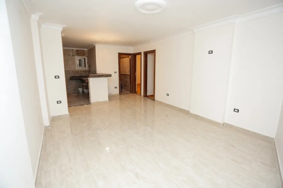 شقة للبيع 150م محرم بك (ش جرين الرئيسي)