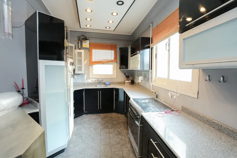 شقة للبيع 190م جليم (خطوات من شارع أبوقير)