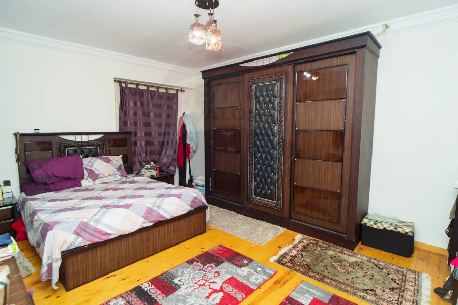 شقة للبيع 200 م لوران (ش الأقبال الرئيسي)