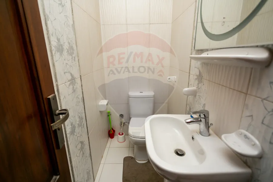 Apartment for sale 175 m Kafr Abdo (Steps from Kiroseiz Mall in front of Mostafa Kamel)