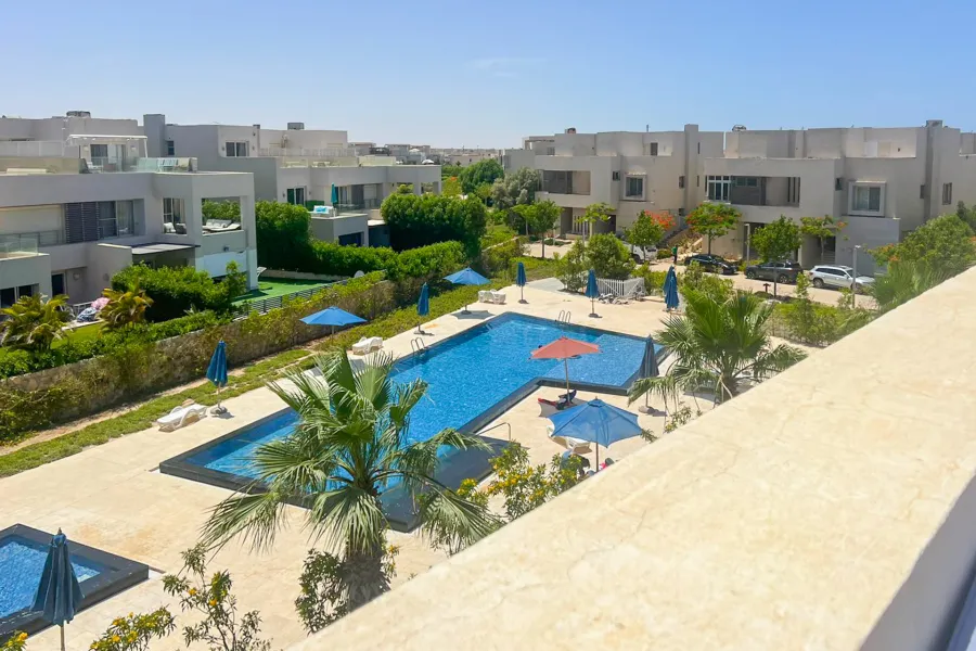 سنيور شاليه علوي للبيع (هاسيندا باي - بالم هيلز) سيدي عبدالرحمن 265 م