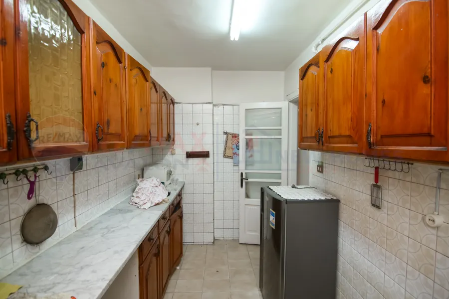 شقة للبيع 160 م سبورتنج (ش عمر لطفي)