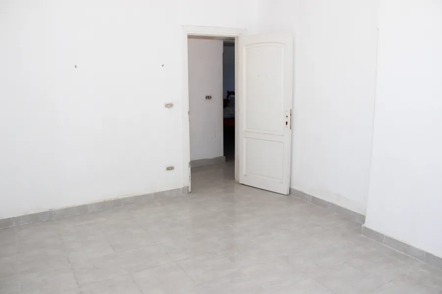 شقة للبيع 140م المنتزه (ابراج رويال بلازا)