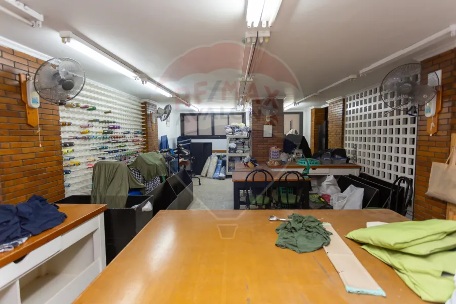 محل للبيع 50 م كامب شيزار (ش سينما اوديون)