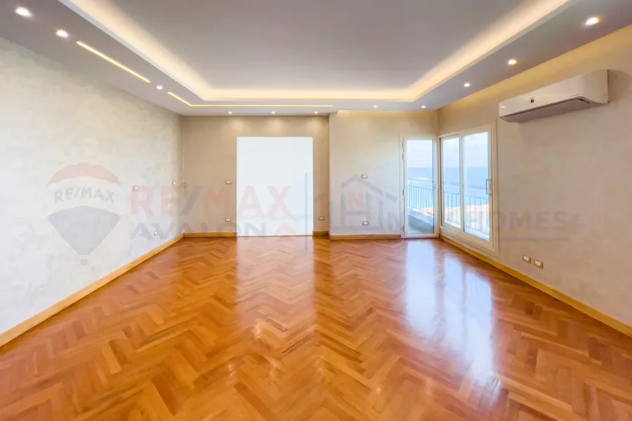 Apartment for sale 480 m Louran (directly on the sea - brand tower)