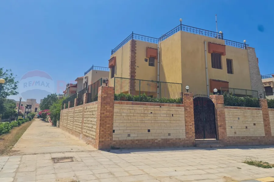 فيلا ستاند الون كورنر للبيع (سيدي كرير ك 40) 400 م