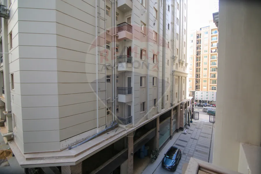 شقة للبيع 171 م كومباوند فالوري سموحة ( ش النقل والهندسة )