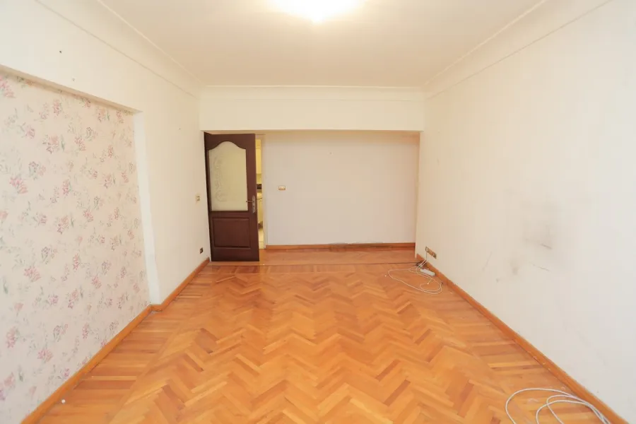 شقة للايجار 200م سموحة ( ابراج كيروسيز )