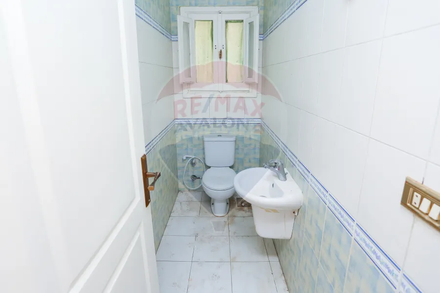 شقه للبيع 200 م  رشدى ( خطوات من شارع سوريا )