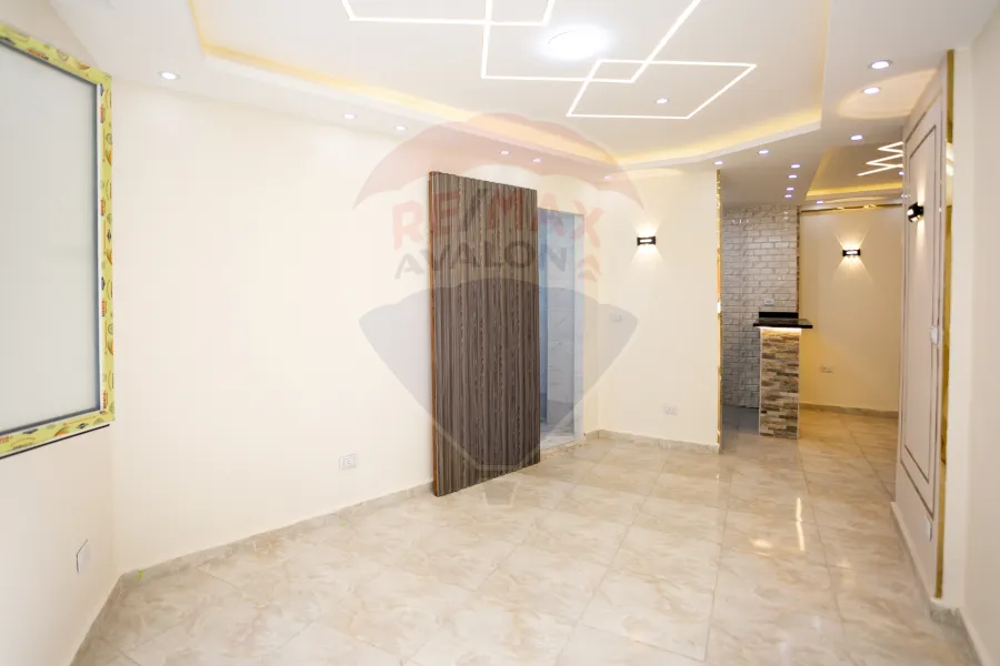 شقة للبيع 90 م المندرة (ش أبو قير الرئيسي)