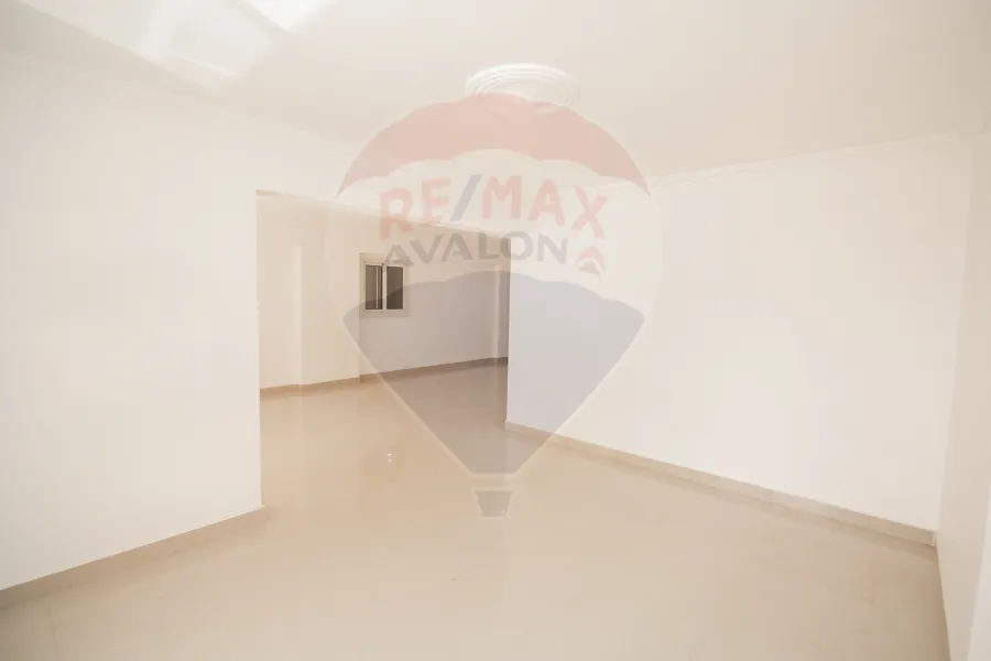 Apartment for sale 200 m Ibrahimia (second number from the sea)