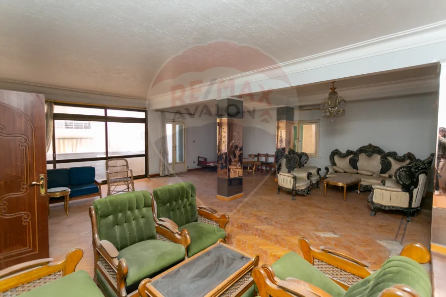 شقة للبيع 300 م سموحة (حي الفيلات)