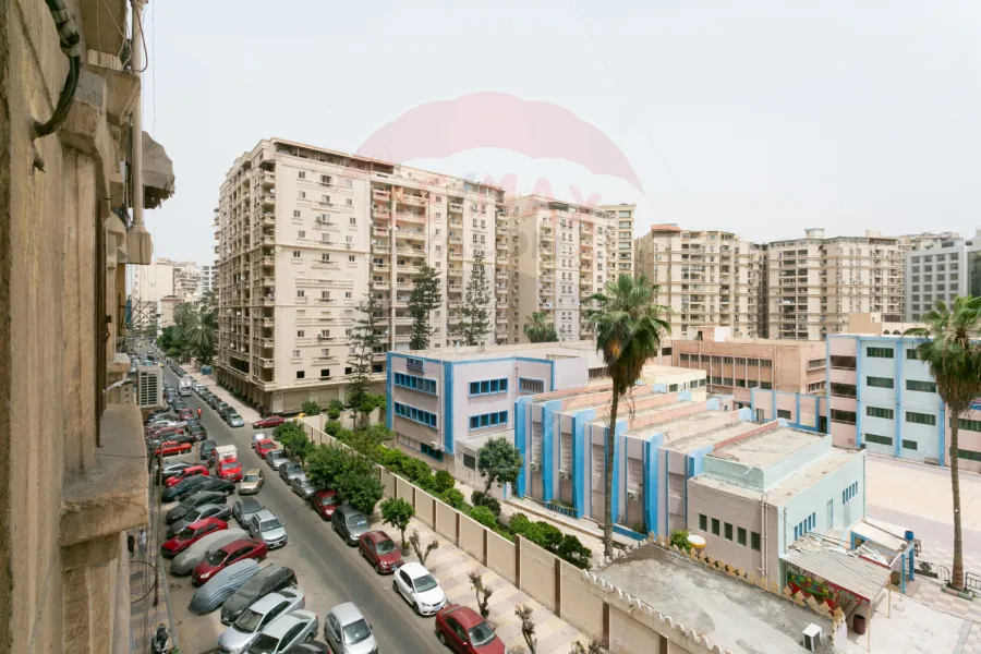 شقة للبيع 175 م سموحة (ش توت عنخ آمون)