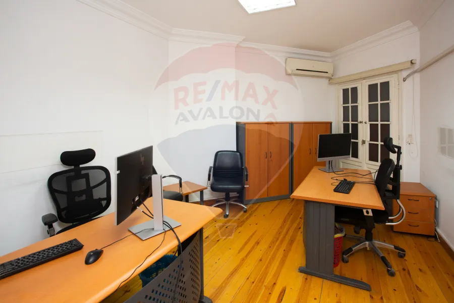 شقة إداري للبيع 175 م سموحة (المربع الذهبي)