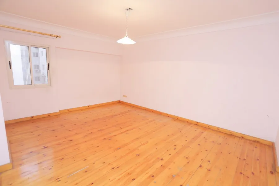 شقة للايجار 200م سموحة ( ابراج كيروسيز )