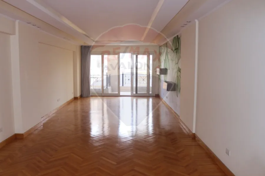 شقة للايجار 204 م الازاريطة (ش شامبليون)