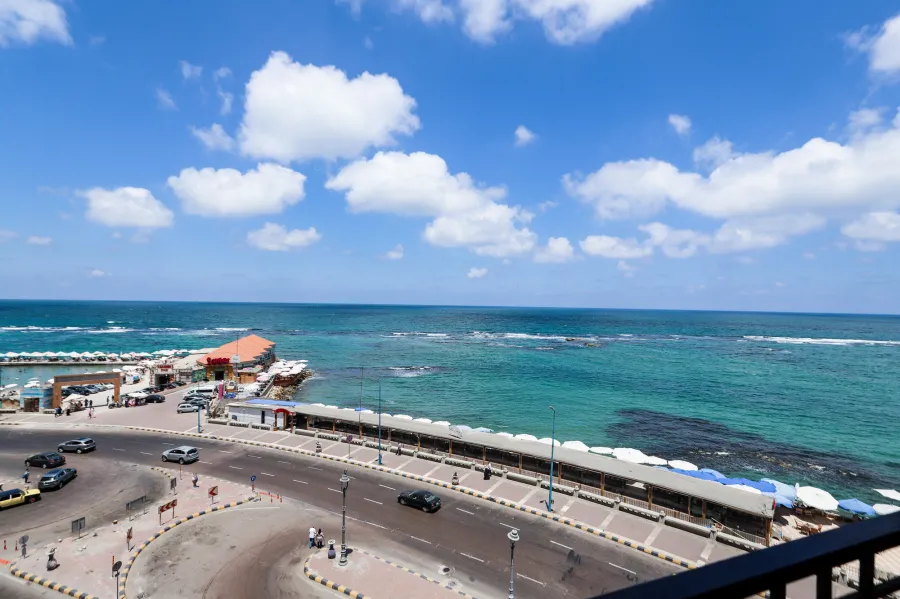 شقة للبيع 110 م العصافرة (على البحر مباشرة)