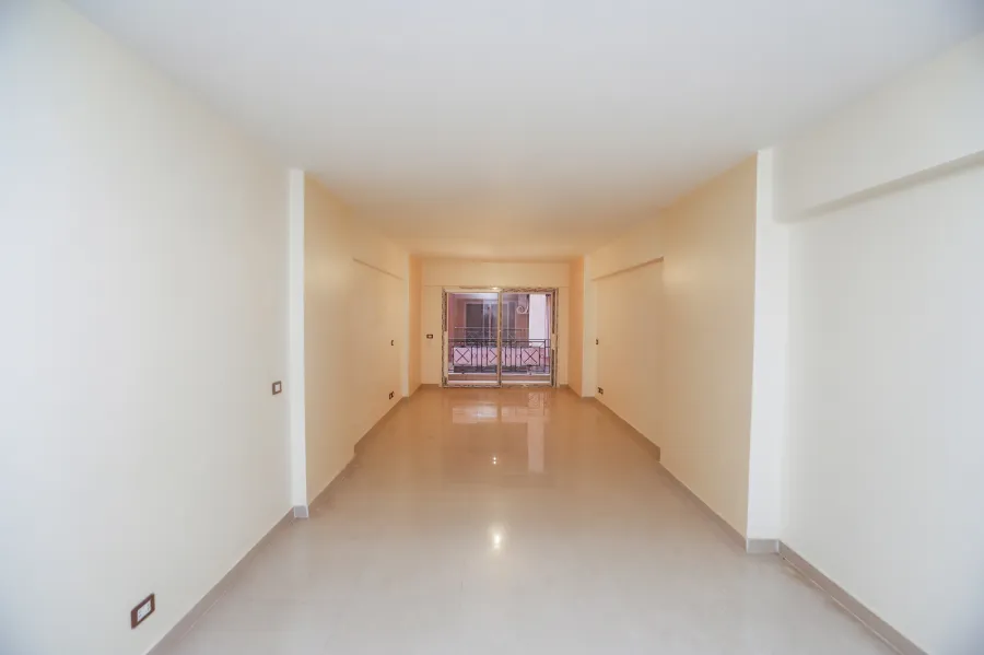 شقة للايجار 162 م سموحة (كومباوند فيروزة سموحة)