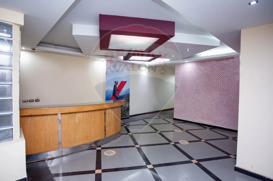 مقر إداري للإيجار 370 م سموحة (ش فوزي معاذ)