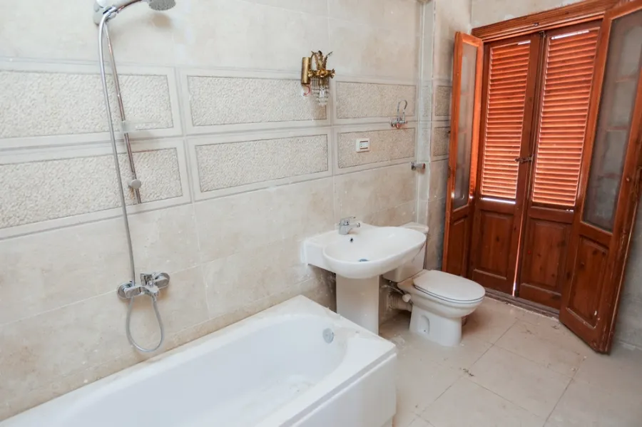 Apartment For Sale 200m Sporting (Luxour St.)