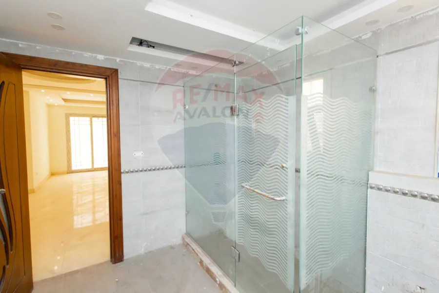 Penthouse for sale 825 m Al-Mandara (Cecelia compound)