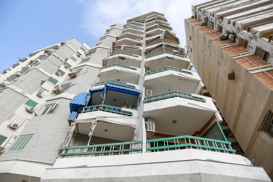 شقة للبيع 175 م المعمورة (عمارات امن الدولة)