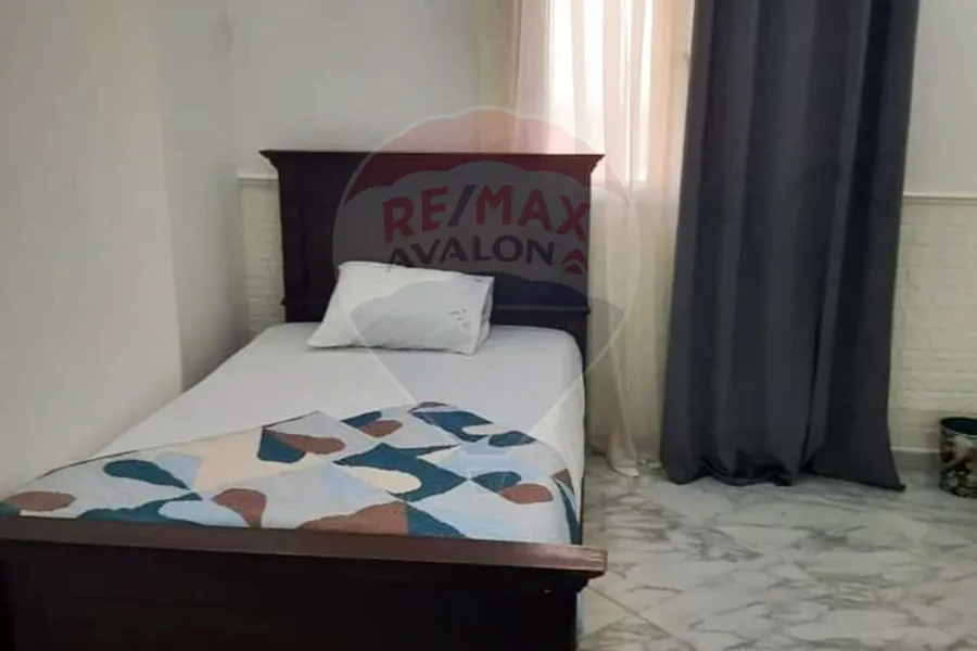 شقة مفروشة للإيجار 160 م الازاريطة (شارع سوتر الرئيسي)