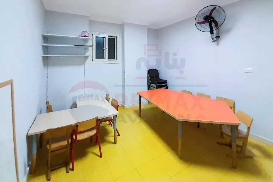 Administrative mezzanine For sale 237 m Gleem (Mostafa Maher St.)