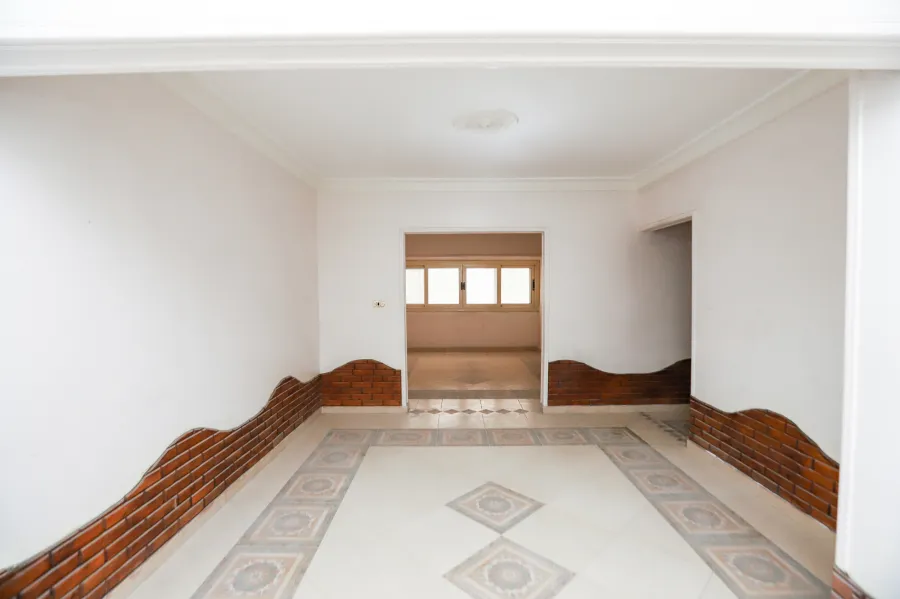 شقة للبيع 146م سموحة ( خطوات من جامع حاتم و مول زهران )