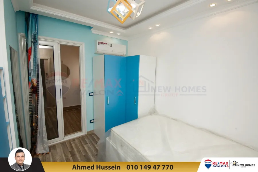 شقة للبيع 190م المعمورة (خطوات من البحر)